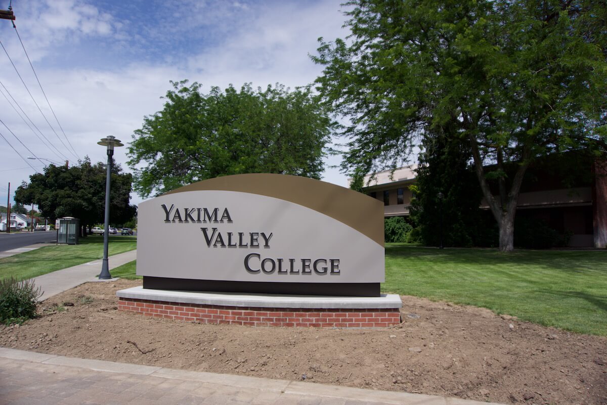 yakima valley college metal cutout monument sign eagle signs 1